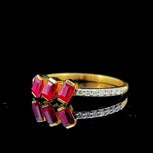 Crimson Radiance Trio Ring - Image 4